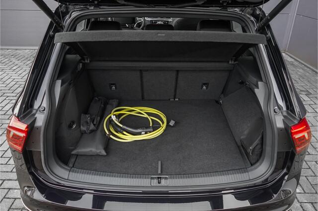 Volkswagen TIGUAN 1.4 TSI eHybrid R-Line Pano Leder ACC 360° Camera Trekhaak