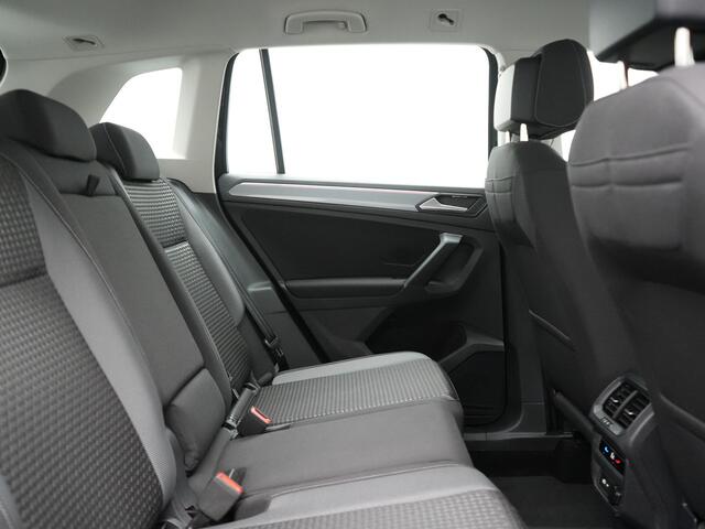 Volkswagen TIGUAN 1.4 TSI eHybrid Active Plug In Hybrid 245pk Dealer O.H. PHEV | Adaptive Cruise | 360 Camera | IQ Light | Sportstoelen & Stuur Verwarmd | Apple Carplay | Blis | IQ Drive | Navigatie | Virtual | DAB |