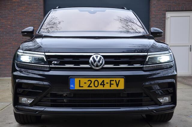 Volkswagen TIGUAN Allspace 1.5 TSI Highline Business R Line 7 Persoons.. Automaat/Navi/Pdc/Ecc/Led/Virtual dashboard/Achteruitrijcamera/Panoramadak/Cr-Controle/19-Inch Lmv/Trekhaak elektrisch uitklapbaar/2X R Line/Stoelverwarming