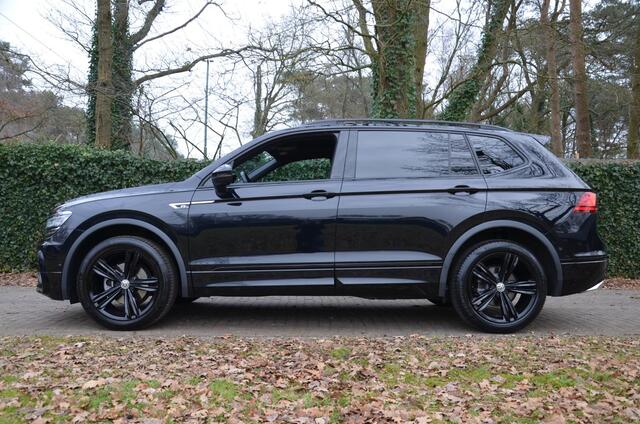 Volkswagen TIGUAN Allspace 1.5 TSI Highline Business R Line 7 Persoons.. Automaat/Navi/Pdc/Ecc/Led/Virtual dashboard/Achteruitrijcamera/Panoramadak/Cr-Controle/19-Inch Lmv/Trekhaak elektrisch uitklapbaar/2X R Line/Stoelverwarming