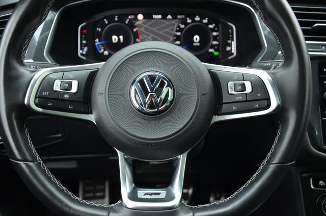 Volkswagen TIGUAN Allspace 1.5 TSI Highline Business R Line 7 Persoons.. Automaat/Navi/Pdc/Ecc/Led/Virtual dashboard/Achteruitrijcamera/Panoramadak/Cr-Controle/19-Inch Lmv/Trekhaak elektrisch uitklapbaar/2X R Line/Stoelverwarming