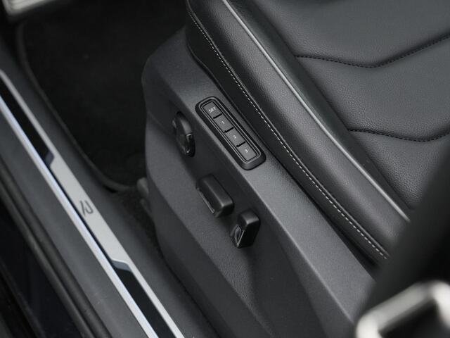 Volkswagen TIGUAN 1.4 TSI eHybrid 245 pk DSG R-Line | Panoramadak | Leder | Geheugenstoelen | Head-up display | 360 camera | IQ Light | Stuur-/stoelverwarming