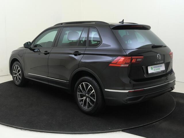 Volkswagen TIGUAN 1.4 TSI eHybrid Life | Panoramadak | Achteruitrijcamera | 3-zone airco | Adaptieve cruise control | CarPlay | Navigatie | Stoel- en stuurwielverwarming |