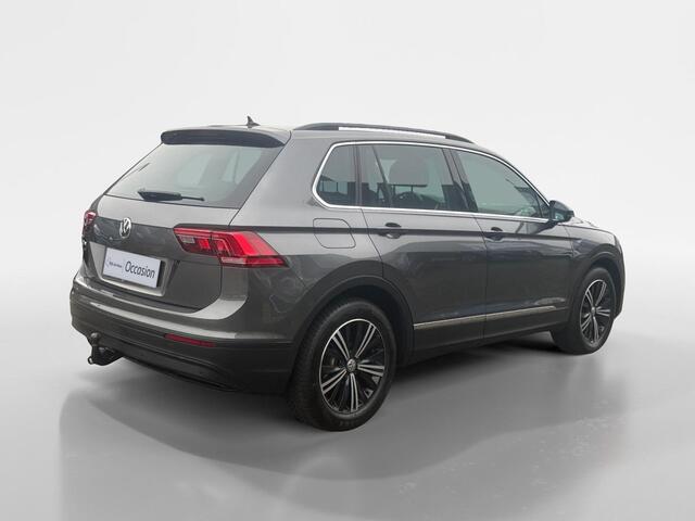 Volkswagen TIGUAN 1.5 TSI ACT Highline Business R | Automaat | Digital Dashboard | Trekhaak | Stoelverwarming | Apple Carplay/Android Auto | Camera | Parkeersensoren |
