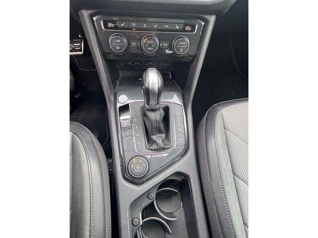 Volkswagen TIGUAN Allspace 2.0 TSI 4Motion Highline Business R-Line, 7-Persoons, Panoramadak, Trekhaak, Virtual Cockpit, ACC,