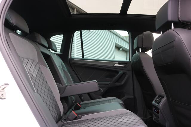 Volkswagen TIGUAN 1.4 TSI eHybrid R-Line 245PK (Pano VirtualCockpit Carplay ACC 360Camera Keyless IQ-Light Trekhaak 20InchLMV PrivacyGlass)