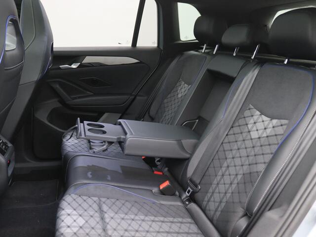 Volkswagen TIGUAN 1.5 eHybrid R-Line Edition 272PK DSG Pano-Schuifdak, Trekhaak, Black Style, Navi via Apple Carplay/Android Auto, Stoel-Stuurverwarming, 19" LM Velgen, Keyless, Side Assist, Elektr. Achterklep