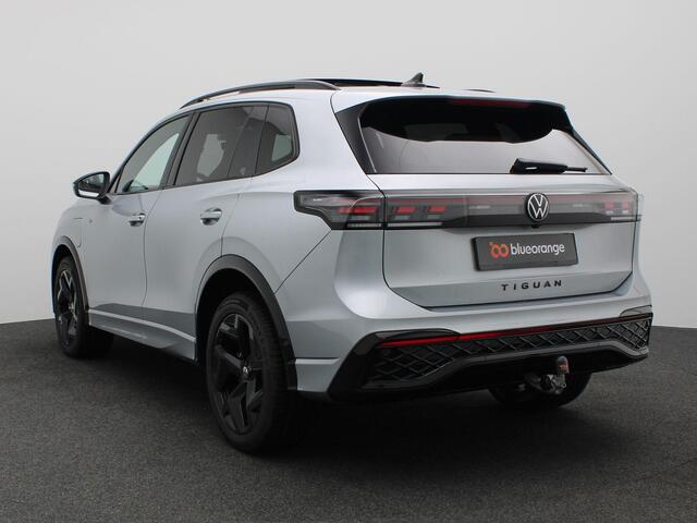 Volkswagen TIGUAN 1.5 eHybrid R-Line Edition 272PK DSG Pano-Schuifdak, Trekhaak, Black Style, Navi via Apple Carplay/Android Auto, Stoel-Stuurverwarming, 19" LM Velgen, Keyless, Side Assist, Elektr. Achterklep