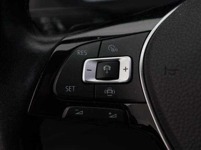 Volkswagen TIGUAN 1.5 TSi ACT Highline Business R 150 Pk Automaat | Panoramadak | Trekhaak Elektrisch | Leder | Virtual Cockpit | Adaptive Cruise | Camera | 20 Inch | 79.522 Km