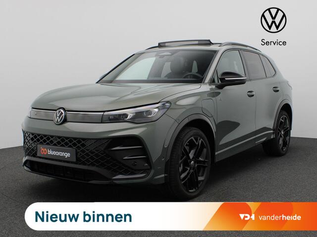 Volkswagen TIGUAN 1.5 eHybrid R-Line Edition 272PK DSG Leder, Memorystoel, Pano-Schuifdak, Head-Up Display, Black Style, Trekhaak, 20" LM Velgen, Matrix LED-Verlichting, 360gr. Camera, Navi, Elektr. Achterklep