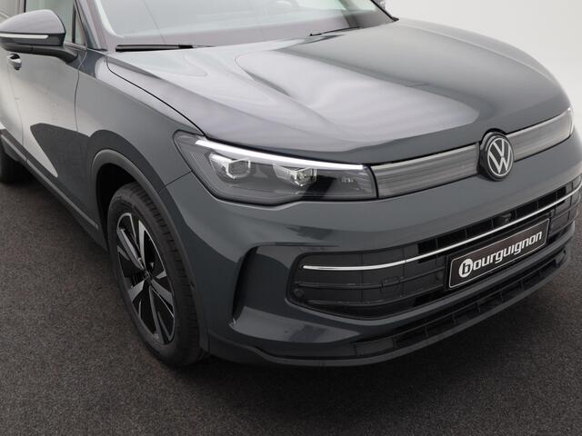 Volkswagen TIGUAN 1.5 eHybrid 204 Pk Automaat Life Edition | Trekhaak | Adaptive Cruise | Full LED | Camera | 19 Inch | 15 Km!!