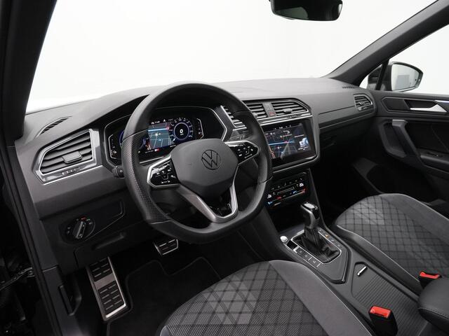 Volkswagen TIGUAN 1.4 TSI eHybrid 245 pk DSG R-Line | Panoramadak | Trekhaak | Navigatie Discover Pro | 360 camera | IQ Light | Stuur-/achterbankverwarming