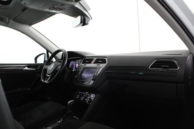 Volkswagen TIGUAN 1.4 TSI ACT Highline Pano.schuif/Trekhaak/Adapt.cruise/LED/18inch...