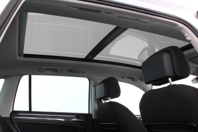 Volkswagen TIGUAN 1.4 TSI ACT Highline Pano.schuif/Trekhaak/Adapt.cruise/LED/18inch...