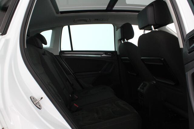 Volkswagen TIGUAN 1.4 TSI ACT Highline Pano.schuif/Trekhaak/Adapt.cruise/LED/18inch...