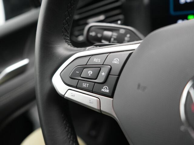 Volkswagen TIGUAN 1.5 eHybrid Life Edition Plug In Hybrid 204pk Dealer O.H PHEV | Trekhaak af Fabriek | Adaptive Cruise | Parkassist | IQ Drive | Stuur & Stoelverwarming | Apple Carplay | Virtual | BLIS | Camera | Sfeerverlichting |