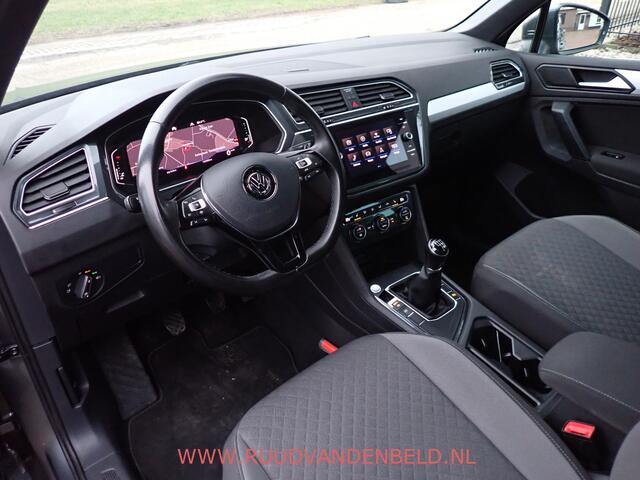 Volkswagen TIGUAN 1.5 TSI ACT R-LINE CARPLAY / ACC / VIRTUAL-DISPLAY / KEYLESS