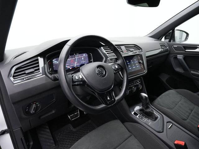 Volkswagen TIGUAN 1.5 TSI 150 pk DSG ACT Highline Business R / R-Line | Panoramadak | Trekhaak | 360 camera | Dynaudio