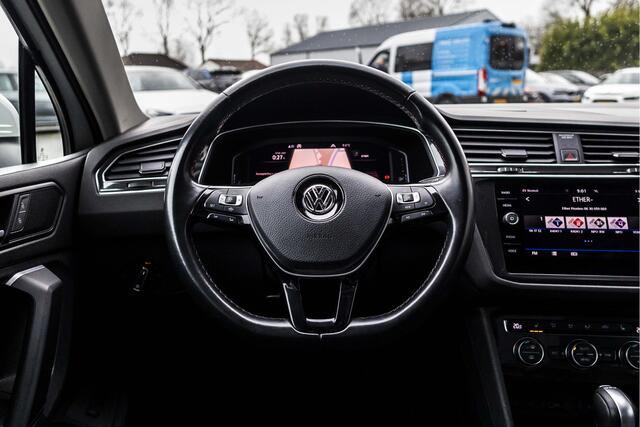 Volkswagen TIGUAN 1.5 TSI ACT Highline Business R | Pano | E-Trekhaak