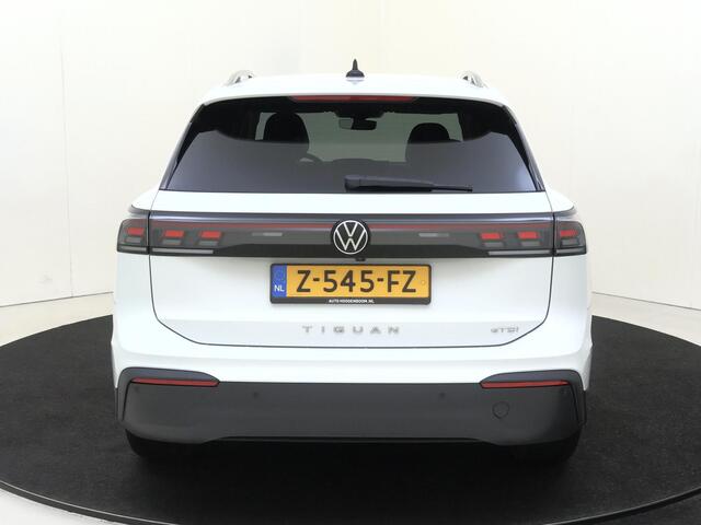 Volkswagen TIGUAN 1.5 eTSI Life Edition | Trekhaak | Parkeerassistent | Stoel- en stuurwielverwarming | 3-zone airco | Dodehoek detectie | Navigatie | Adaptieve cruise control |