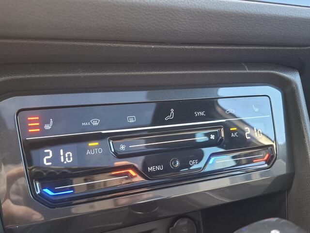 Volkswagen TIGUAN 1.5 TSI R-Line | Navigatie/Android/Apple Carplay | LM Velgen 19" | Elektrisch Glazen Panoramadak | Voorstoelen Verwarmd | Cruise Control Adaptief | Achteruitrijcamera | Airco |