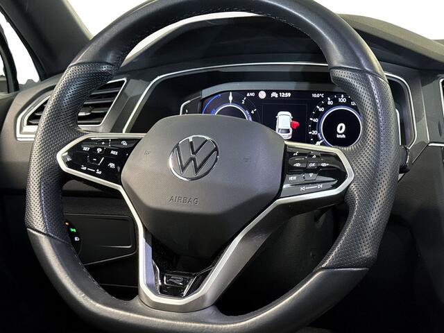 Volkswagen TIGUAN 1.4 245pk TSI eHybrid R-Line Business+ Panoramisch schuif-, kanteldak | Trekhaak | Navigatie 'Discover Media'