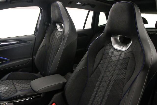 Volkswagen TIGUAN R-Line Edition 1.5 TSI eHybrid 272pk DSG Automaat Trekhaak, Black style, Panoramadak, Harman Kardon audio, Adaptive cruise control, Elektrische achterklep