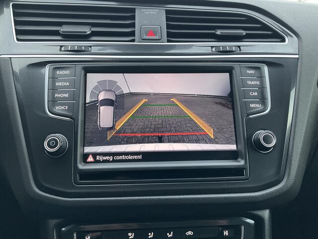 Volkswagen TIGUAN 2.0 TDI R-Line Connected Series Leer Stoelverw. Trekhaak 2000kg