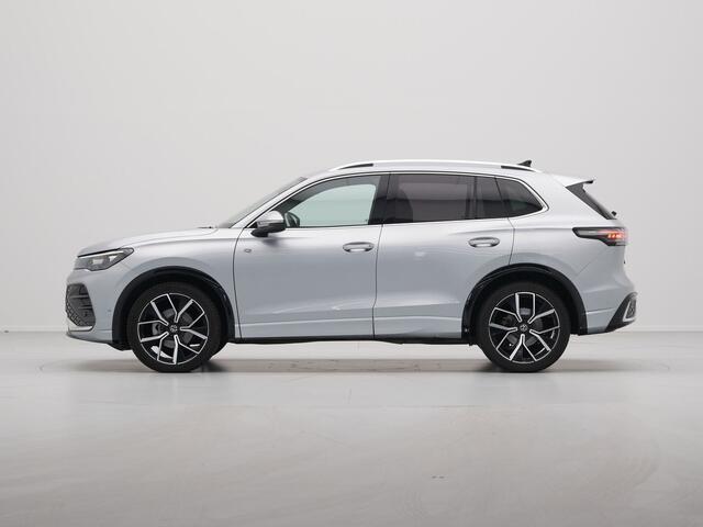 Volkswagen TIGUAN 1.5 eTSI 150pk R-Line Business DSG / Trekhaak / Navigatie / Camera / Acc