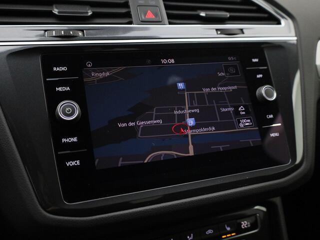 Volkswagen TIGUAN 1.5TSI/150PK ACT Comfortline Business · Navigatie · Trekhaak · Parkeersensoren