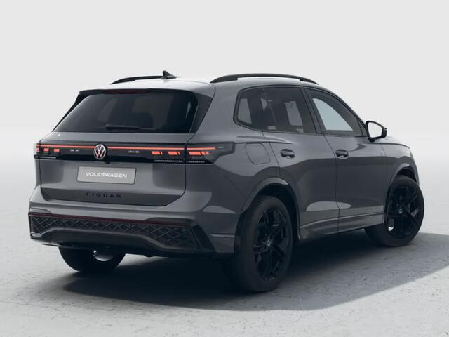 Volkswagen TIGUAN R-Line Edition 1.5 eHybrid 204 PK 6 versn. DSG · Black Style Pakket · Panoramaschuif-kanteldak · Trekhaak inklapbaar, met elektrische ontgrendeling, incl. aanhangermanoeuvreerhulp Trailer Assist ·