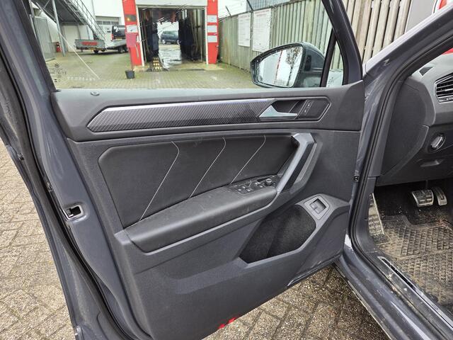 Volkswagen TIGUAN 1.4 TSI eHybrid R-Line Business+ 19"/Panoramadak/Leder + memory/360 camera/Elektrische klep/Dodehoek/Stuur + stoelverwarming