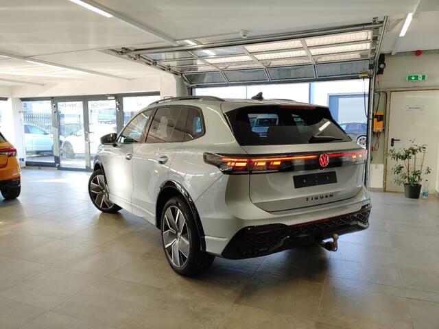 Volkswagen TIGUAN 1.5 eTSI R-LINE LEDER/PANO-DAK/TREKHAAK/CAMERA/HUD/ACC