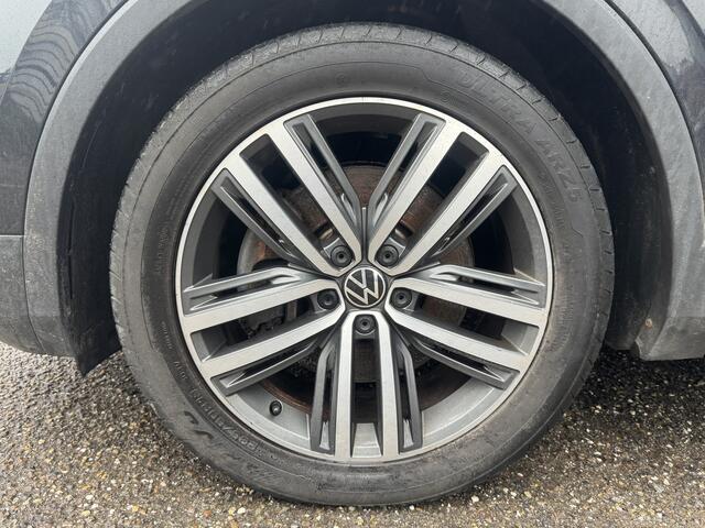 Volkswagen TIGUAN 1.4 TSI eHybrid Business+ // PANO SCHUIF-DAK // NAVI // ADAPTIVE CRUISE // AFN. TREKHAAK // ELEK. ACHTERKLEP // PDC V+A //