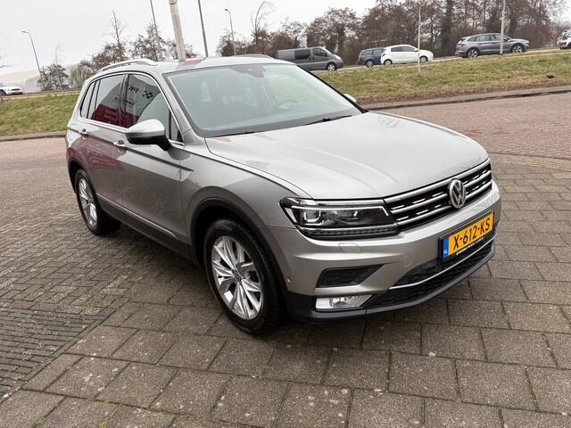 Volkswagen TIGUAN 1.4 TSI ACT Comfortline Business R | Navi | Pano | Trekhaak | 103.333 km Dealeronderhouden