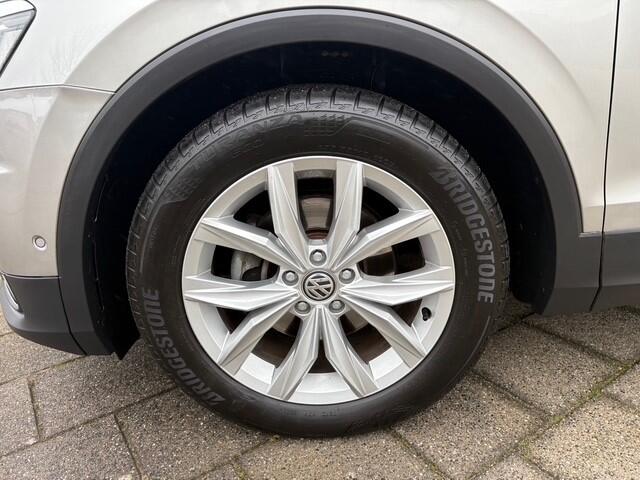 Volkswagen TIGUAN 1.4 TSI ACT Comfortline Business R | Navi | Pano | Trekhaak | 103.333 km Dealeronderhouden