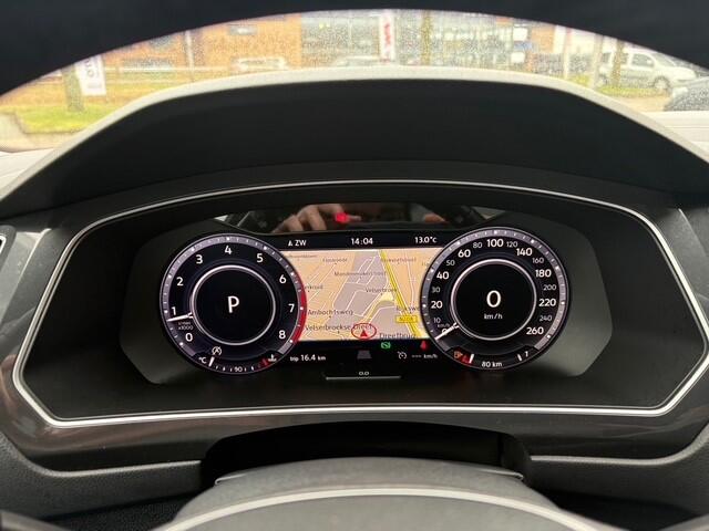Volkswagen TIGUAN 1.4 TSI ACT Comfortline Business R | Navi | Pano | Trekhaak | 103.333 km Dealeronderhouden