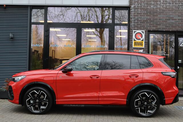 Volkswagen TIGUAN 1.5 eHybrid 272pk R-Line Black Style Pano/IQ.Light HD/360/Head-up/HK/Keyless/ACC/DCC/ErgoActive/Dodehoek/20"/Trekhaak wegkl.