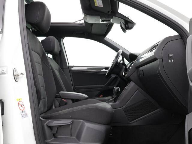 Volkswagen TIGUAN 1.5 TSI 150PK DSG Highline Business R-line · Trekhaak · 20 inch Suzuka velgen · Panoramadak · Apple/Android Carplay ·