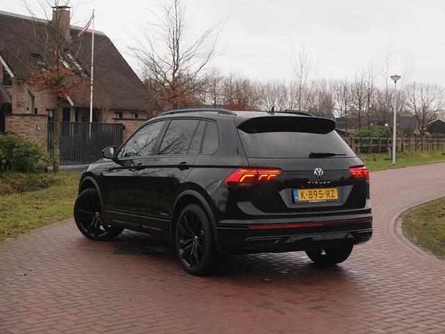 Volkswagen TIGUAN 1.5 TSI R-Line Business+ | Black Style | Sfeerverlichting | Leer | Virtual Cockpit | Apple Carplay | NL-Auto |