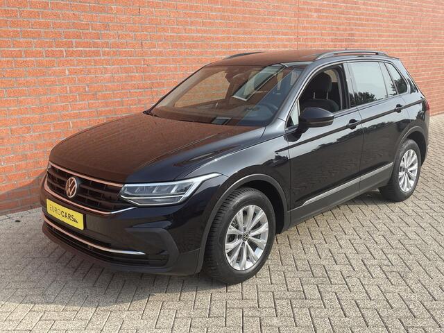 Volkswagen TIGUAN 1.5 TSI 150pk DSG Life Panoramadak Navigatie d.m.v. Apple Carplay Android Auto Parkeersensoren Adaptive Cruise Control Stoel- en stuurverwarming Ledverlichting Getinte ramen Climate Control