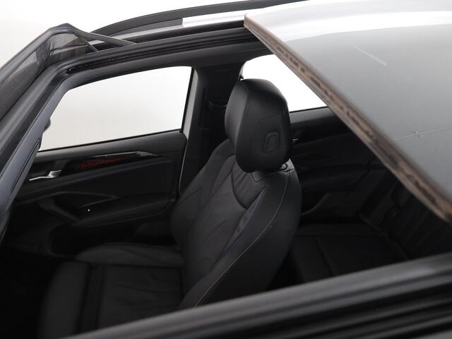 Volkswagen TIGUAN 1.5 eHybrid R-Line Edition 272 pk Automaat (DSG) | Navigatie | Panoramadak | Parkeersensoren (Park assist) | Rondomzichtcamera | Lederen bekleding | Stoelverwarming v/a | Black Style pakket | R-Line |