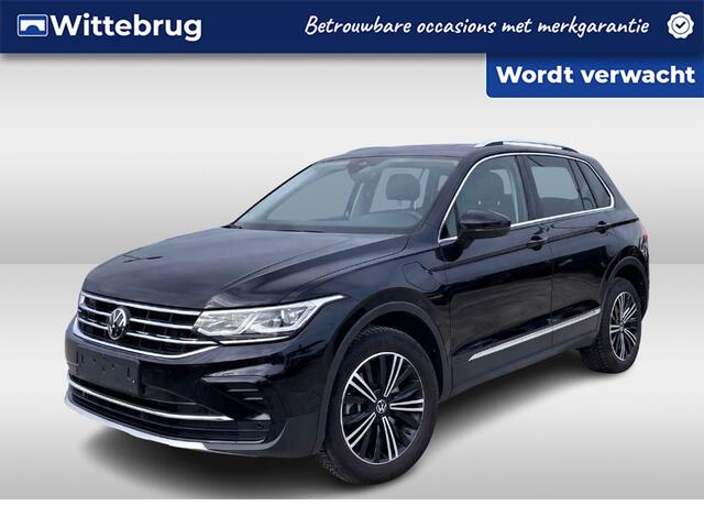 Volkswagen TIGUAN 1.4 TSI eHybrid 245PK Elegance / Panoramadak / IQ LED / Zwenkbare Trekhaak / 360 Camera / Stuur + Stoelverwarming / Elektrische Achterklep