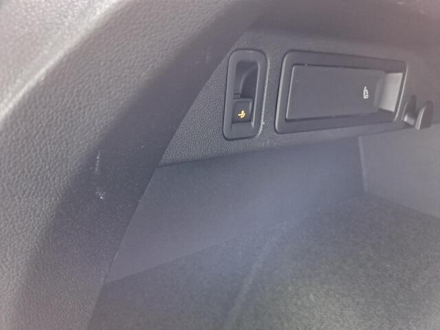 Volkswagen TIGUAN 1.5 TSI Elegance Trekhaak, IQ Light, Apple Carplay/Android Auto, Stoel/Stuur verwarming,