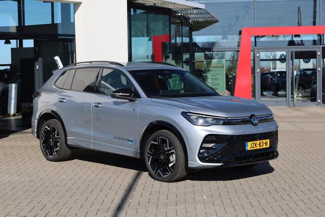 Volkswagen TIGUAN 1.5 eHybrid R-Line Edition 204PK / 150kW DSG, Demonstratie voertuig (beschikbaar per 1 september 2026), dodehoekdetectie (side assist), rondomzichcamera (area view), parkeersensoren voor en achter (pdc), navigatie, Apple Carplay / Android Auto, draadloos