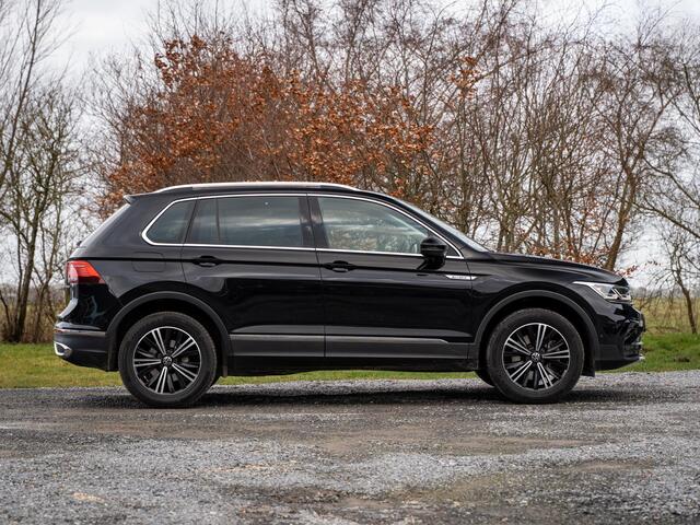 Volkswagen TIGUAN 1.4 PHEV Elegance // Panoramadak // Headup // Elekt. klep