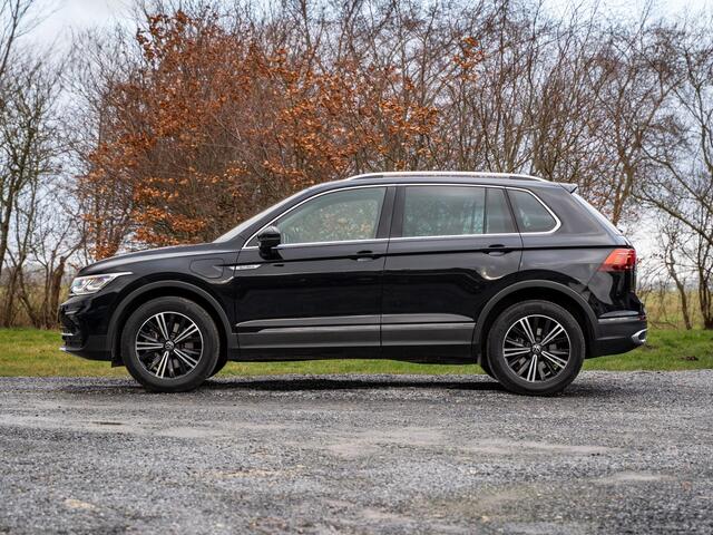 Volkswagen TIGUAN 1.4 PHEV Elegance // Panoramadak // Headup // Elekt. klep
