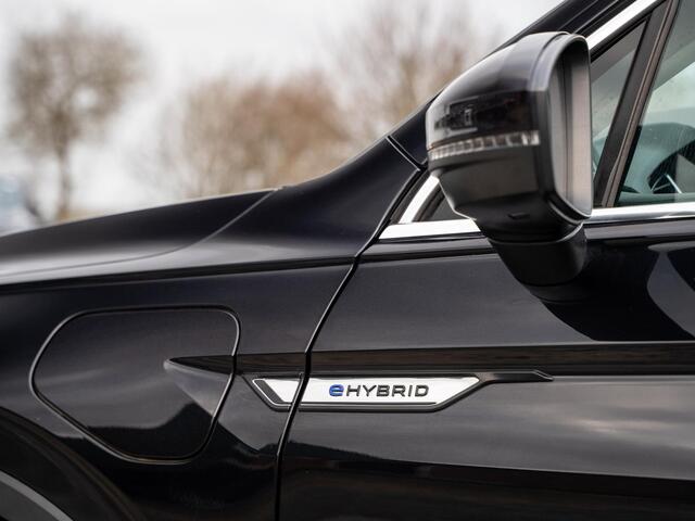 Volkswagen TIGUAN 1.4 PHEV Elegance // Panoramadak // Headup // Elekt. klep