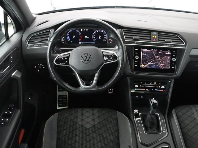 Volkswagen TIGUAN 1.5 TSI R-Line | Stoelverwarming | Adaptive cruise | Matrix LED | Keyless | 19'' | Parkeerhulp | Virtual Cockpit | Carplay | Navigatie | Climate control