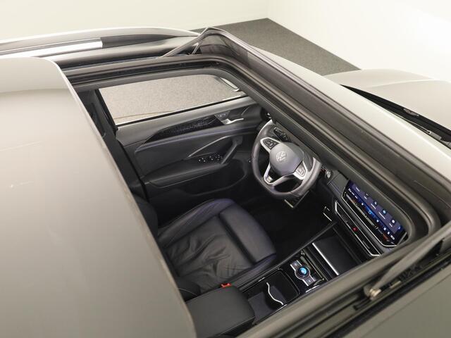 Volkswagen TIGUAN 1.5 eHybrid R-Line Edition 272PK | Panoramadak | Camera | Wegklapbare trekhaak | Verlengde garantie